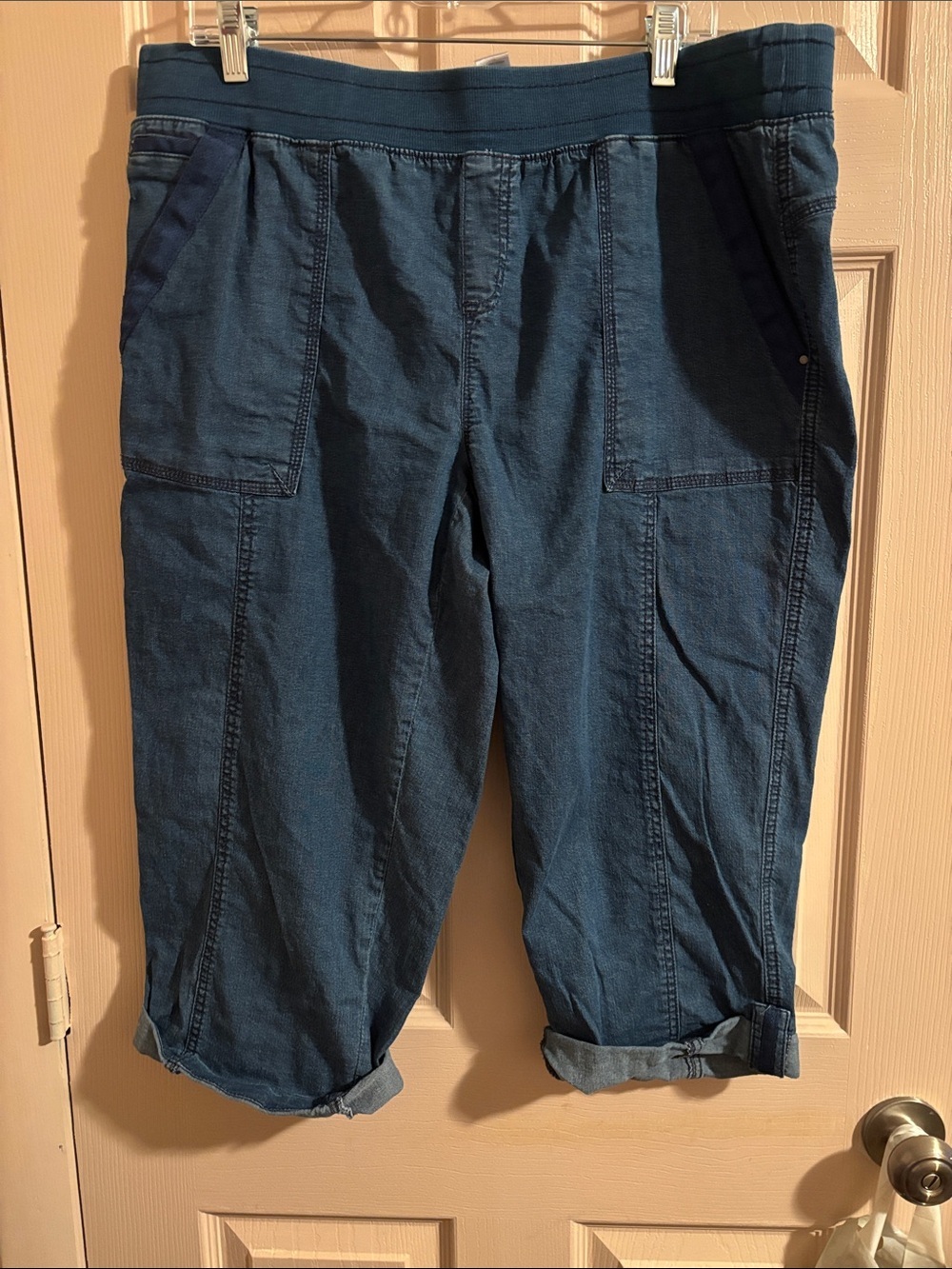 Avenue Women's Cropped Cargo Pants in Teal Blue